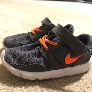 Nike 8c Boys Sneakers Orange and Gray